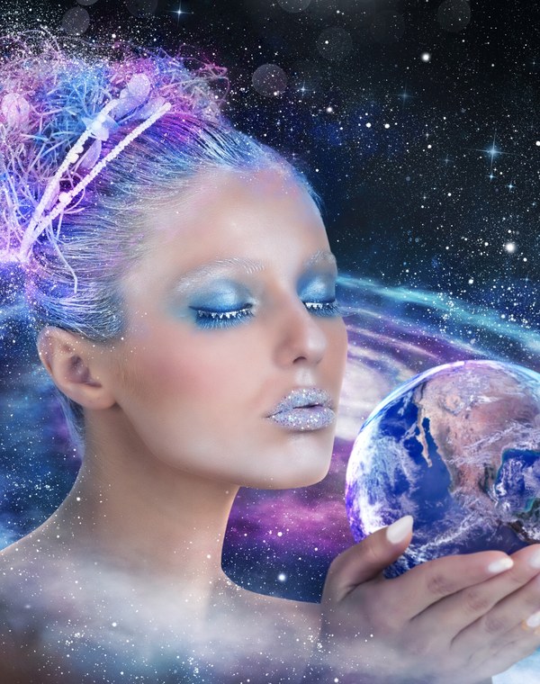 Nova fictional AI game girl reviewer